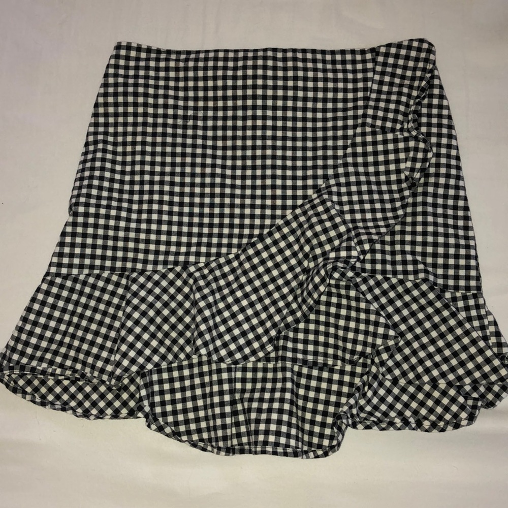H&M Gingham Ruffle Mini Skirt - NWOT